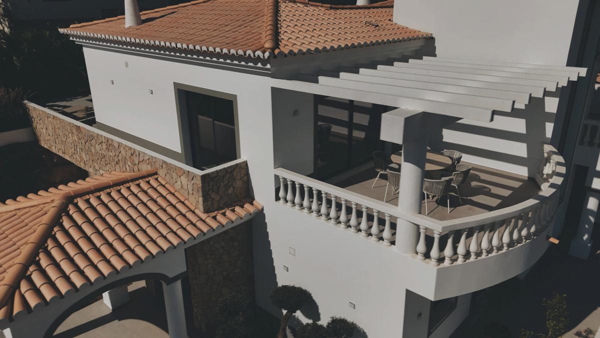 Reinforced concrete framework in traditional construction